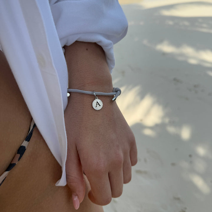 Magnetarmbänder mit Buchstabe